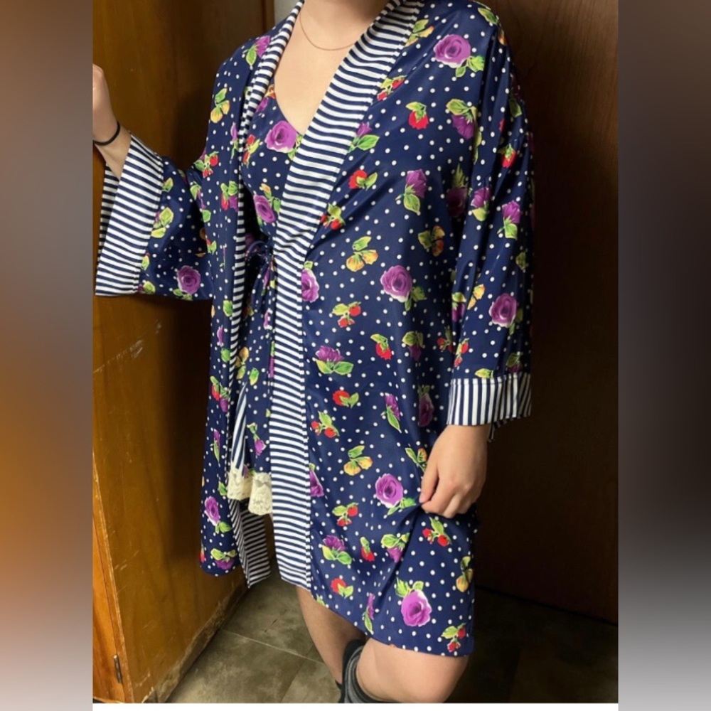 Victoria’s Secret Robe One Size. Fits All